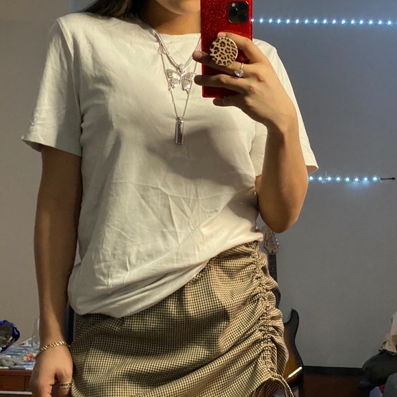 White tshirt - Picture 2 of 3